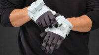MANUS Metaglove Pro Haptic 装着