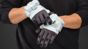 MANUS Metaglove Pro Haptic 装着